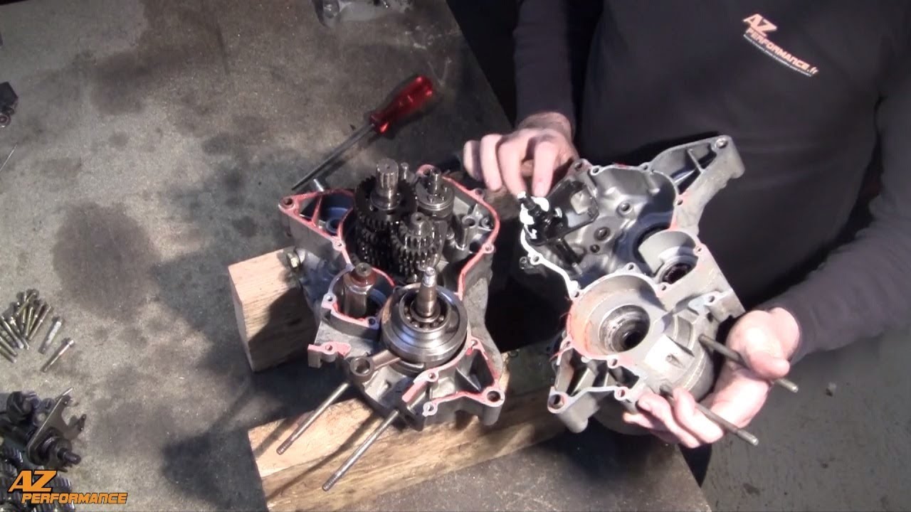 Tuto de démontage du vilebrequin et de la boite de vitesse sur un moteur Minarelli AM6
