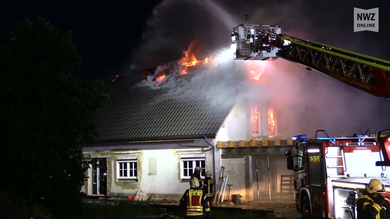 Wohnhaus in Ahlhorn bei Unwetter in Flammen
