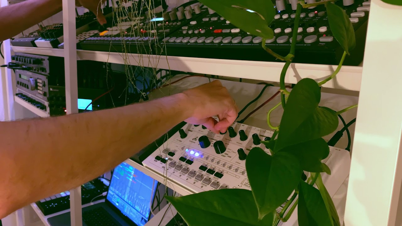 Charlie Thorstenson live from his Malm&ouml; studio (Awesome Soundwave Presents)