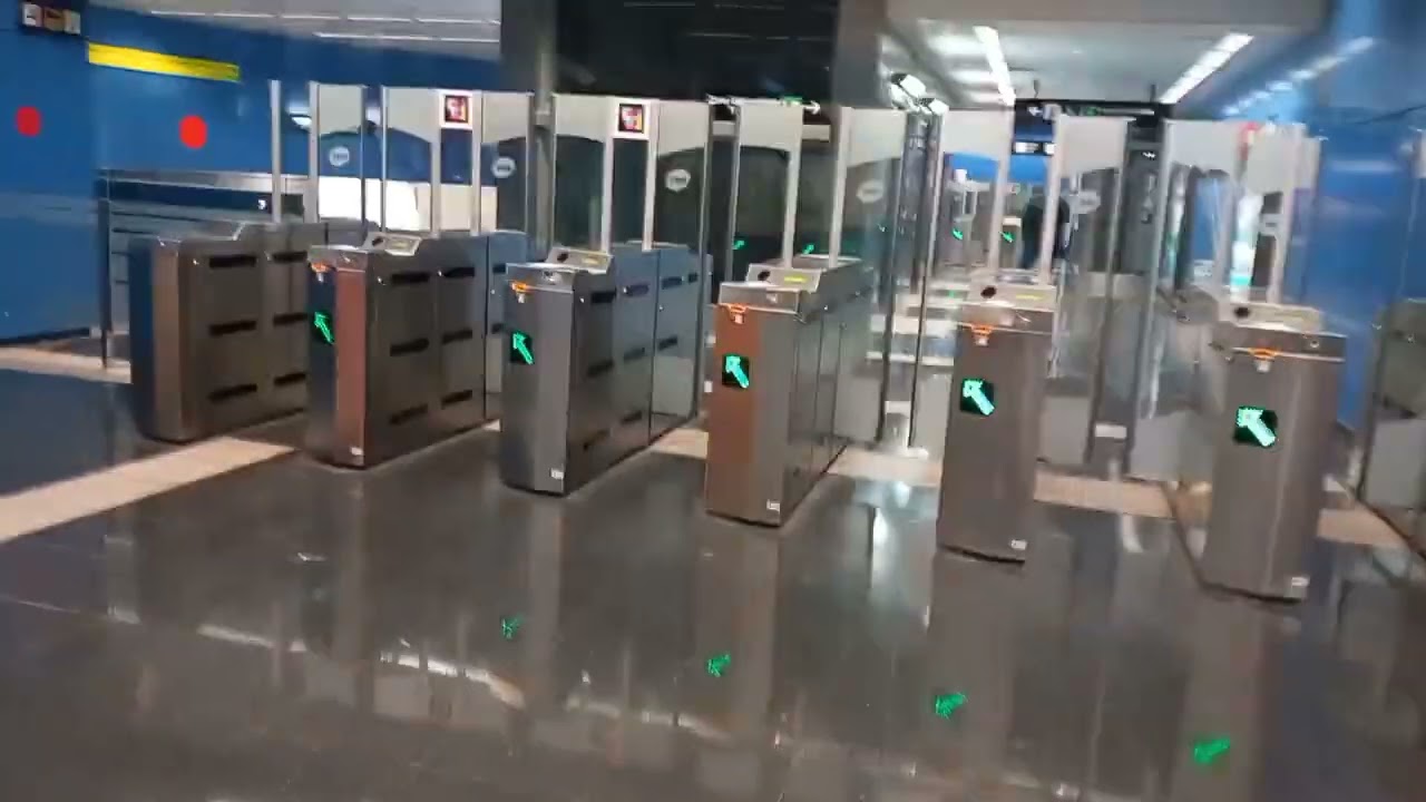 Spain 🇪🇸 Barcelona Roquetes jummah mark train Dia par al lel like 70