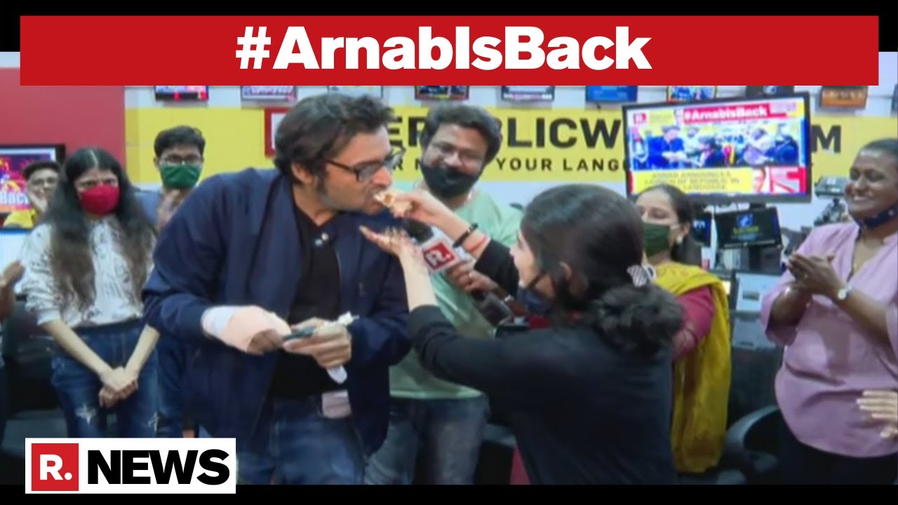 Arnab Goswami Celebrates His Release With Team Republic In The Newsroom