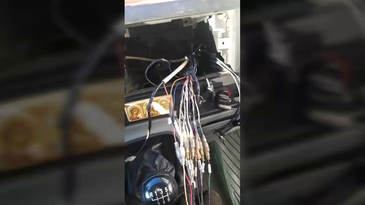 Распиновка проводов магнитолы Ford Transit.