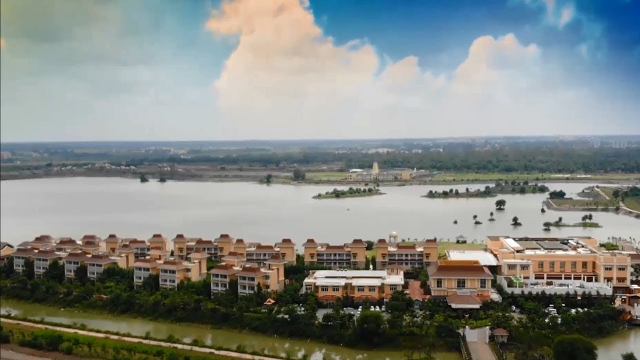 MAYFAIR Lake Resort: Luxury at its finest!