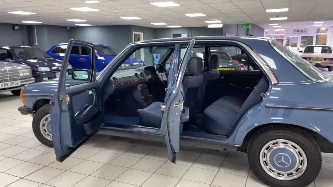 Walt Motor Company Newbury - Mercedes Benz W123 - 230E Automatic - Blue - YMY600Y