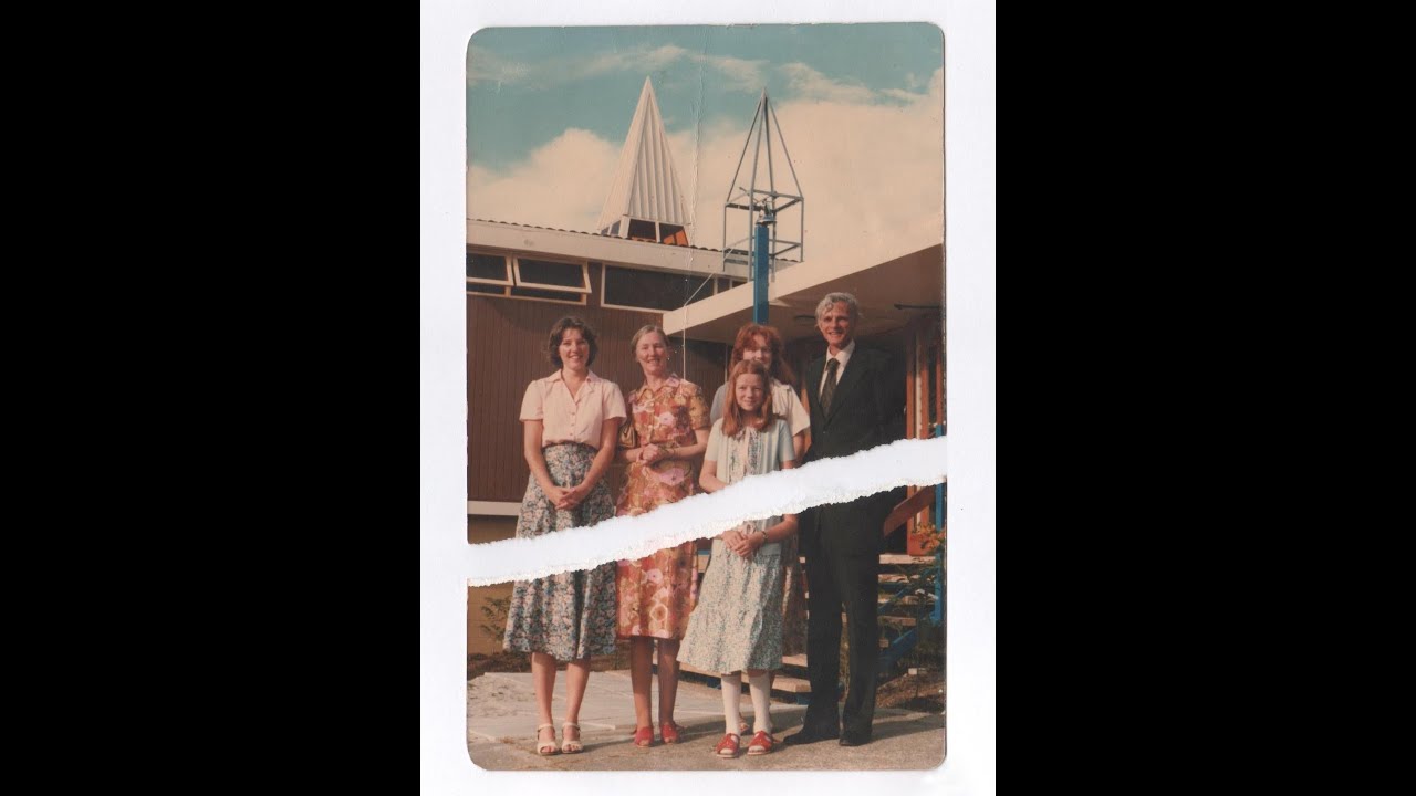 Repair and restore a Ripped or Damaged  Photo - using gimp