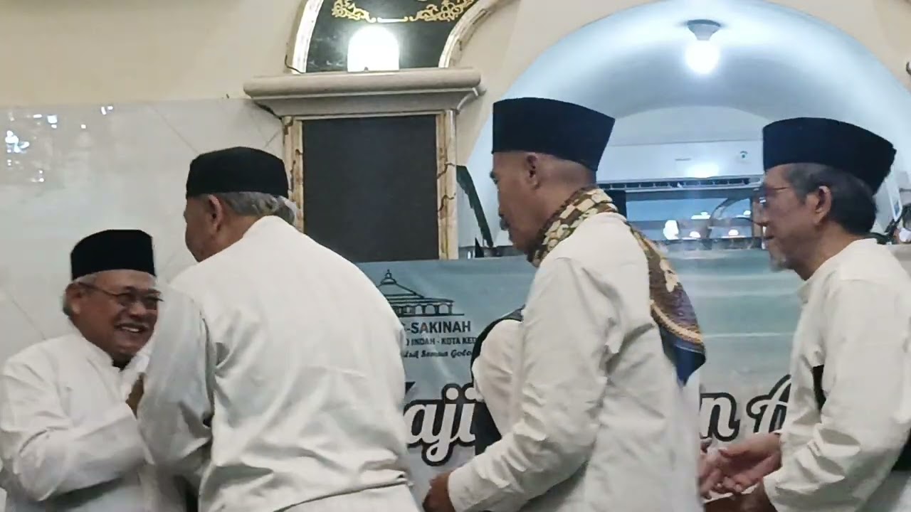 Mushofahah Ba'da Pengajian Jihad Pagi Masjid As Sakinah Bersama Gus Ab Ketua PCNU Kota Kediri 