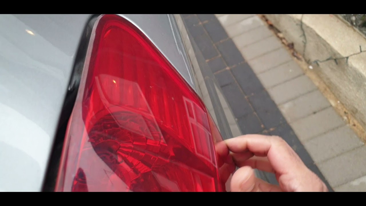 Замена заднего стоп-сигнала на Toyota Yaris