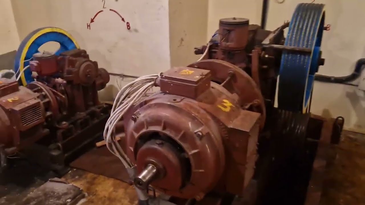 Лифт 2 года уходит в аварию при каждом открытии дверей 