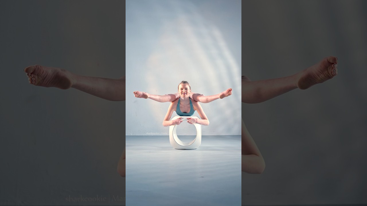 Not the usual way to sit;) Contortion is art in motion✨ @sharkcookie.photography  #contortionpost