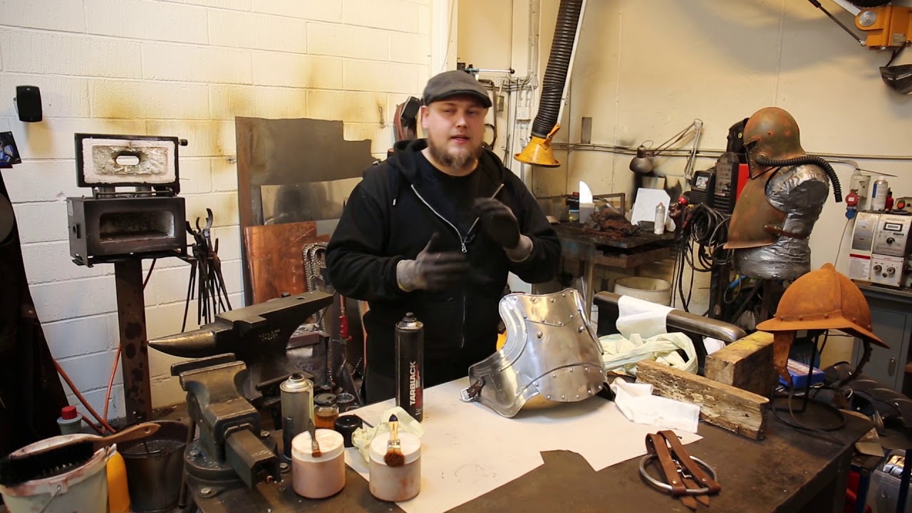 How to add rust and grime to a metal plate armour I Epic Armoury