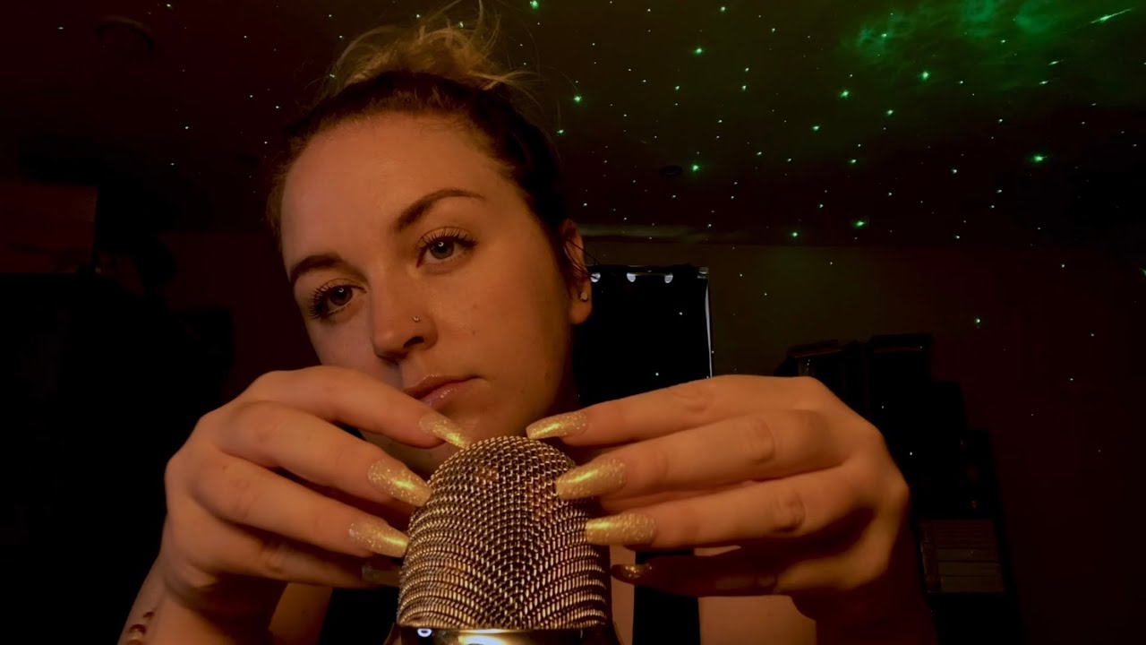 ASMR// Mic Scratching & Tapping 😌