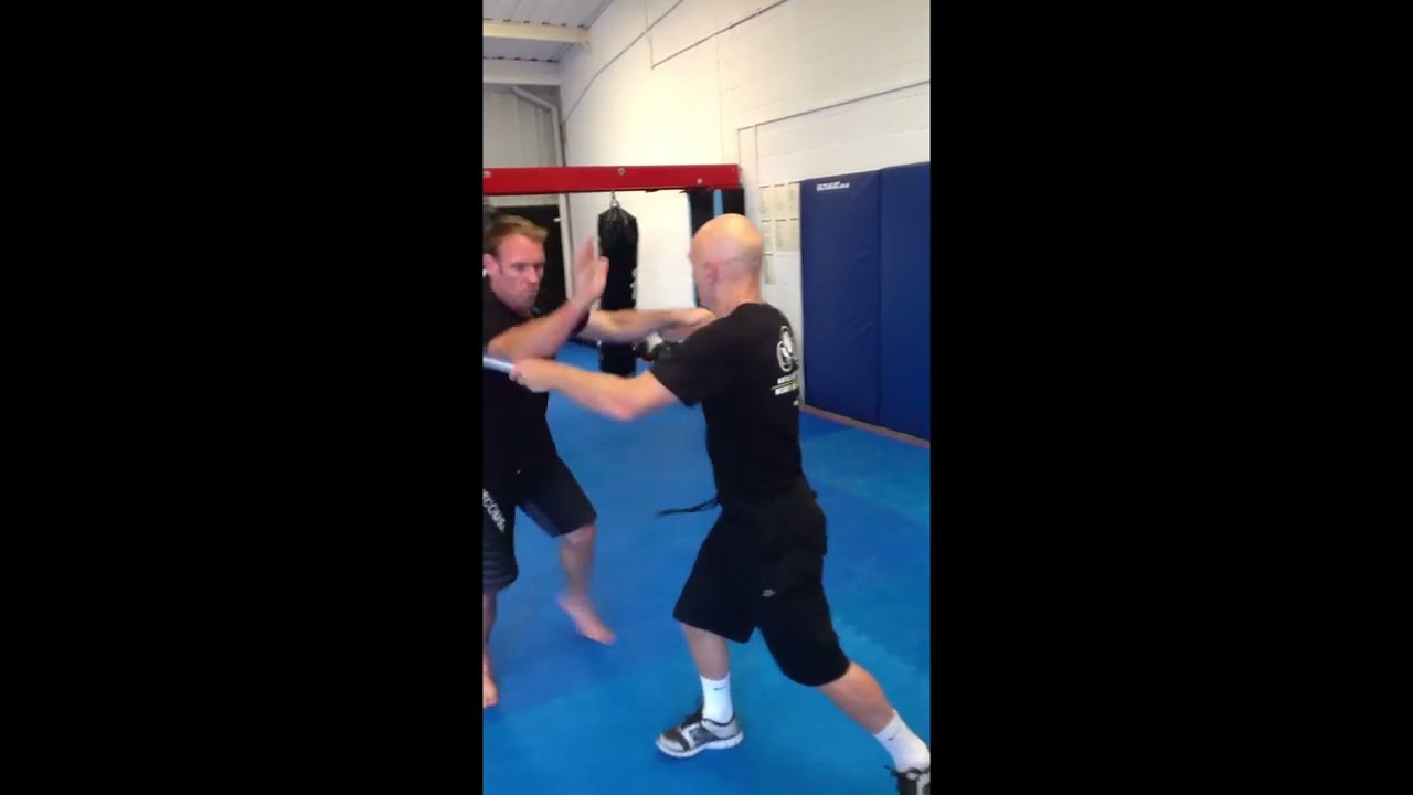4D Knife practice  A training session with Tony Davis