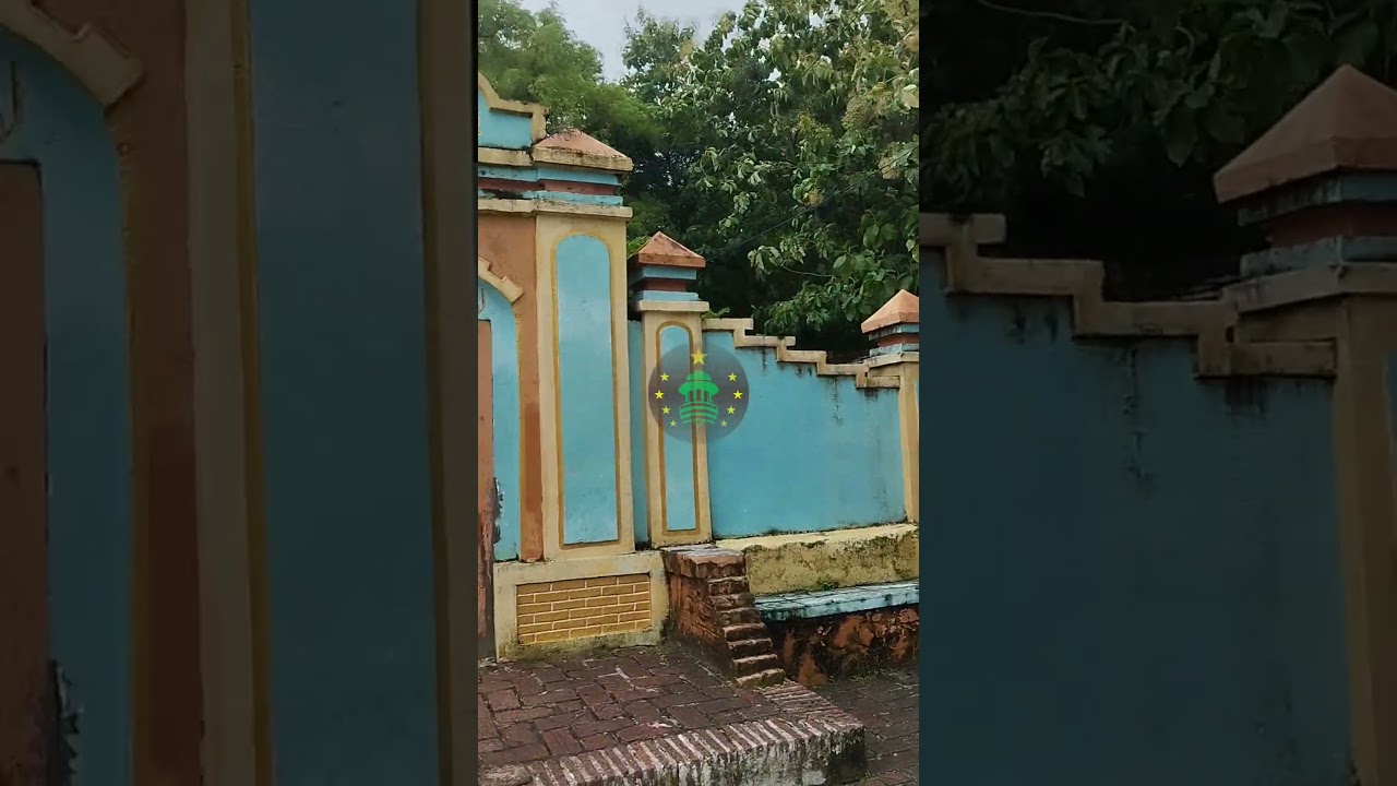 Pintu masuk Pasujudan Sunan Bonang & Makam Putri Cempo 