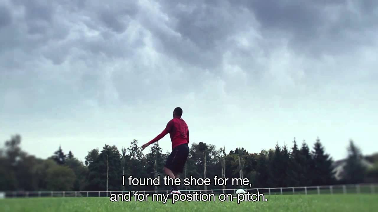 Yann M'Vila and Yacine Brahimi unbox new Nike Tiempo Legend IV & CTR360 II Football Boots