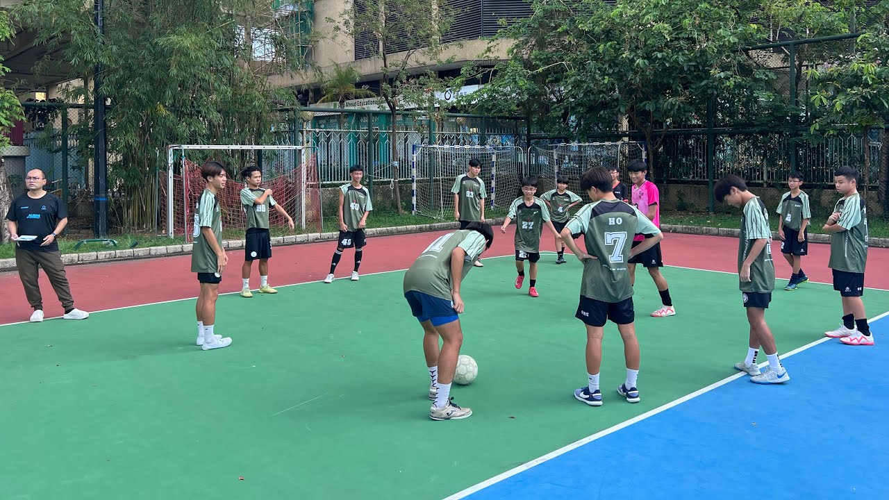 迦密愛禮信(綠)vs 葉紀南(白)，葵青區國慶盃足球賽2025中學組決賽（上半場）