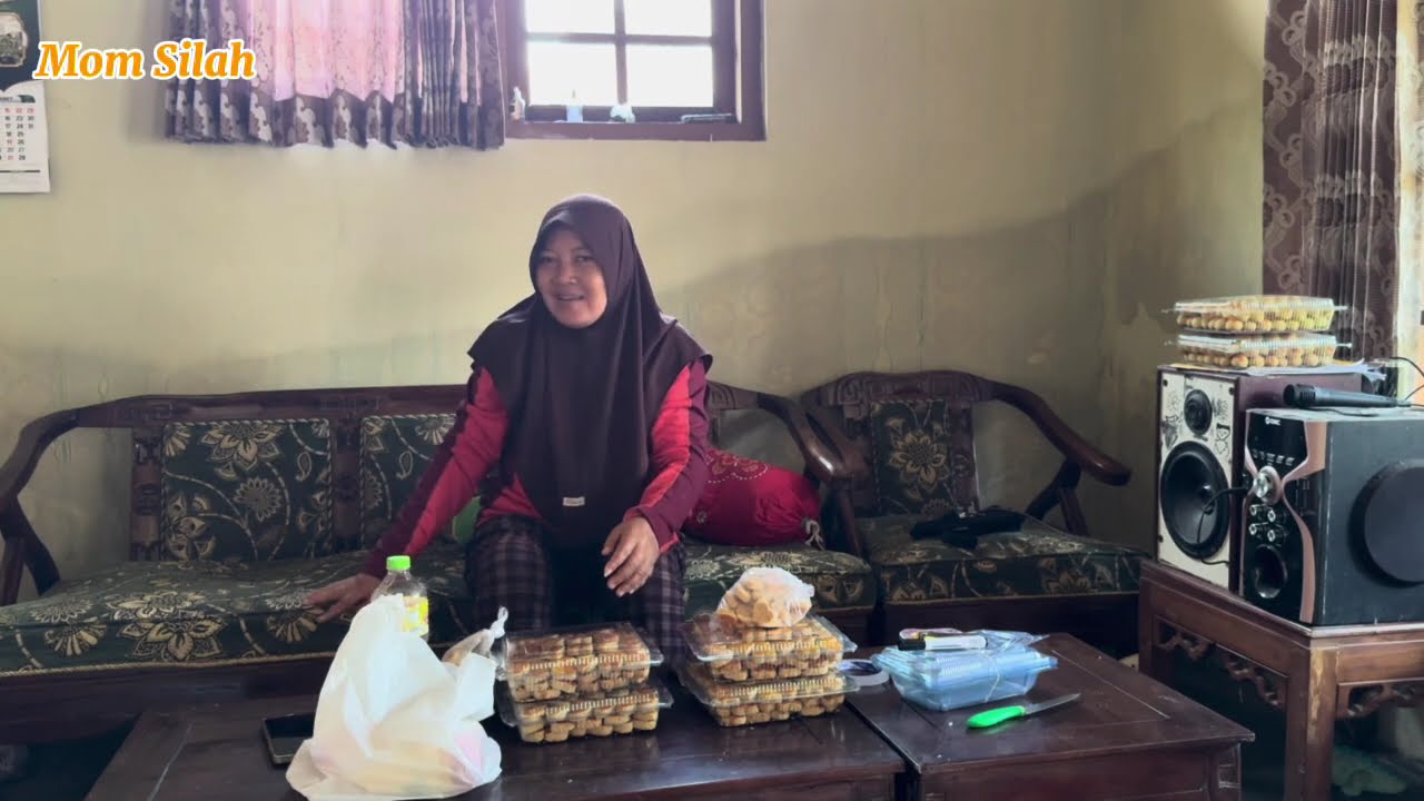 Bantu Mbah Sri Bikin Kueh Lebaran, Kueh kacang 