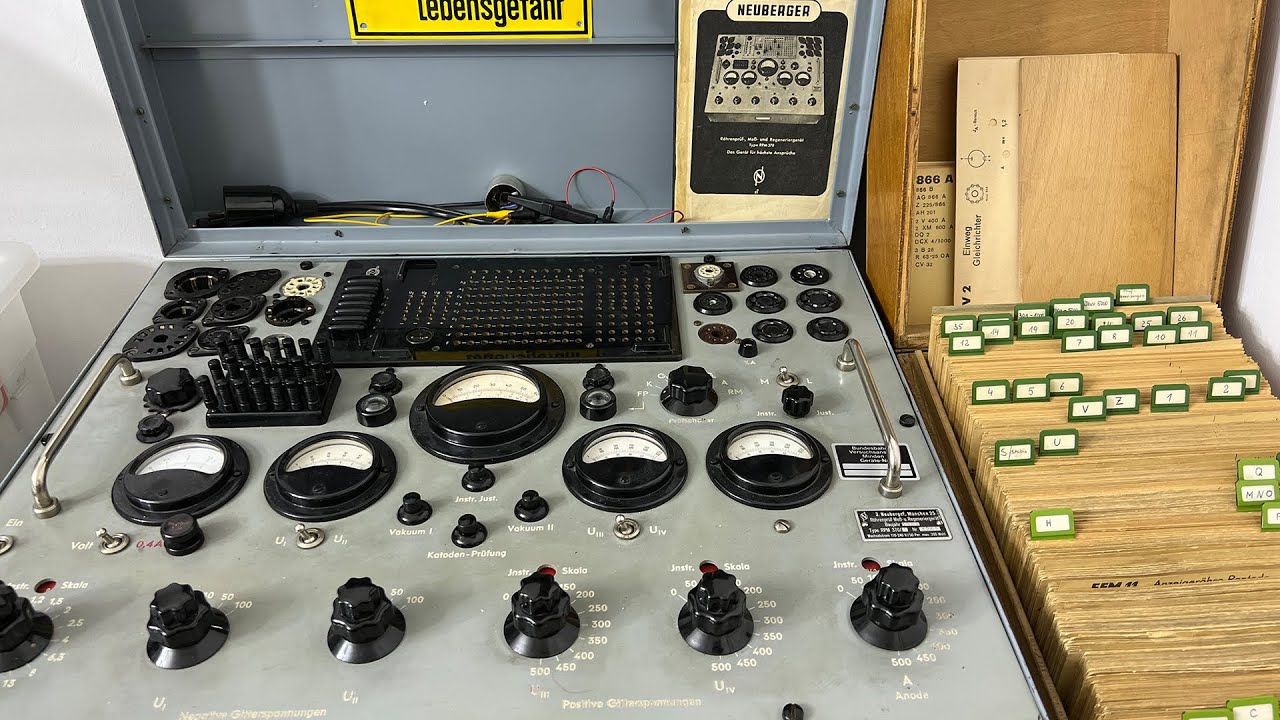 Neuberger RPM370-1 Röhrenprüf-, Meß- und Regeneriergerät.