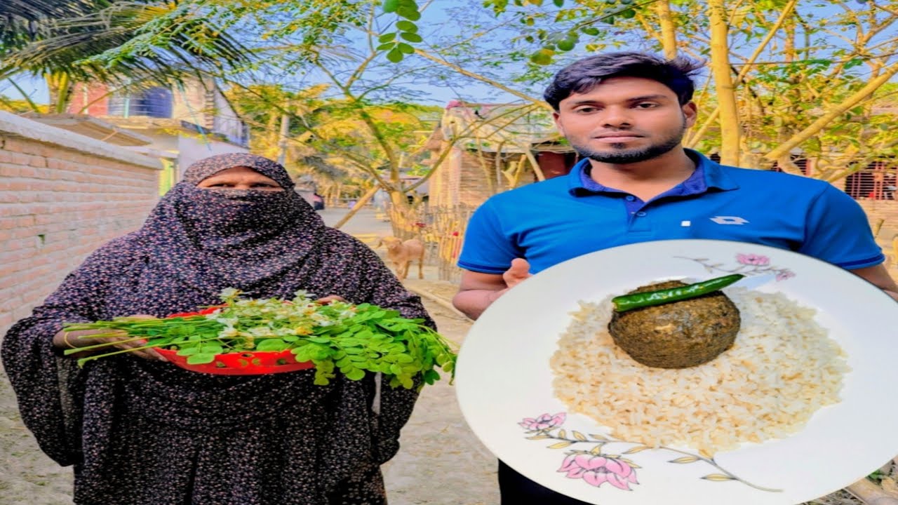 ইফতারির পরে মায়ের হাতের করা সজনে পাতা ও ফুলের এত মজার একটা ভর্তা খেলাম পুরাই জিভে লেগে থাকার মত।