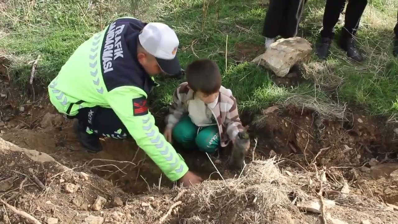 Kula’da 11 Kasım Milli Ağaçlandırma Günü: Çok sayıda fidan toprakla buluştu