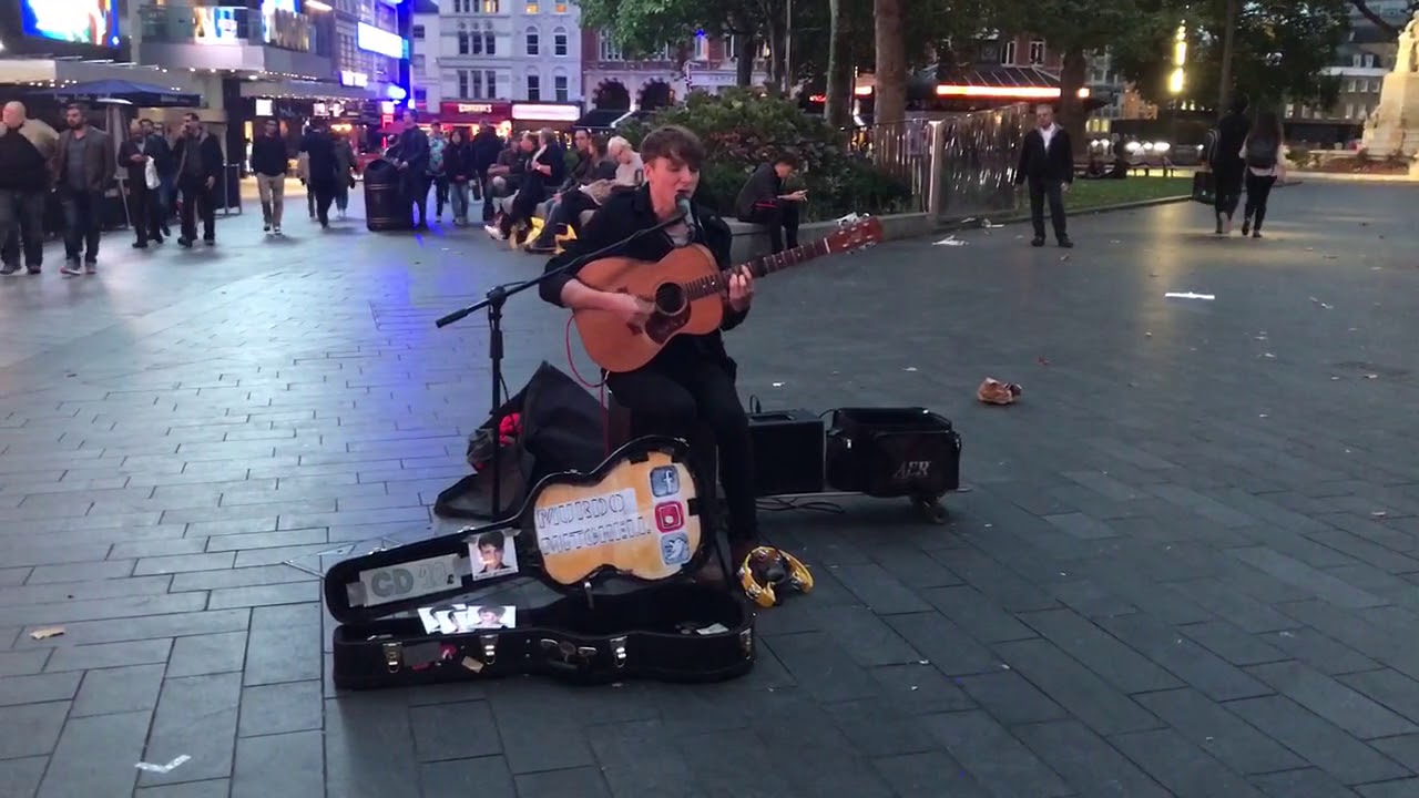 Murdo Mitchell live in London: Dancing on my own