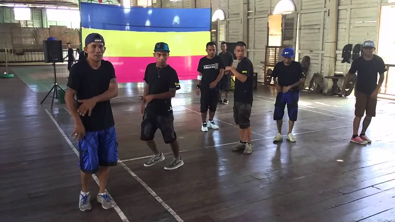 Iwahig prisoners dancing to 