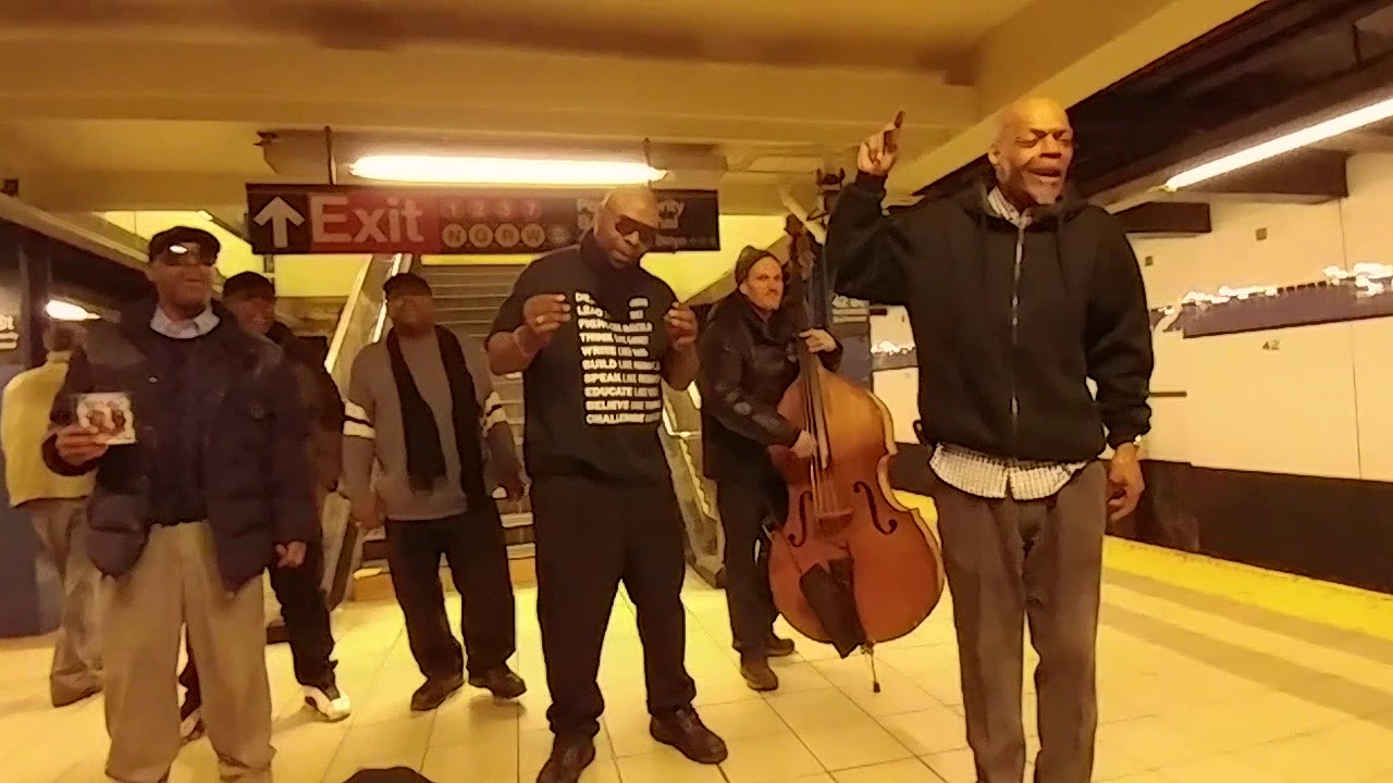 Magic on the NYC Subway! 🎶 Acapella Soul - The Lion Sleeps Tonight (Spring 2018)