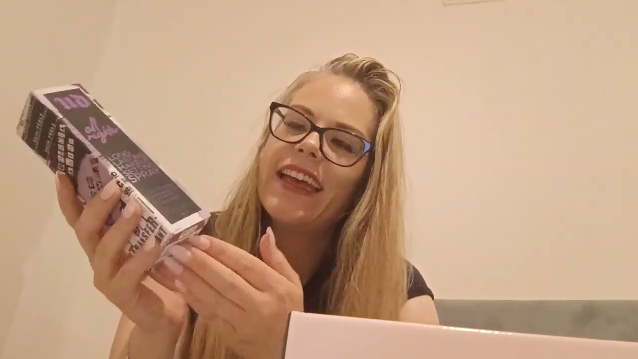 ASMR| Unboxing my Rising Star Bundle Box from Lorealistar ASMR Style | Tapping| Whispering |Tracing