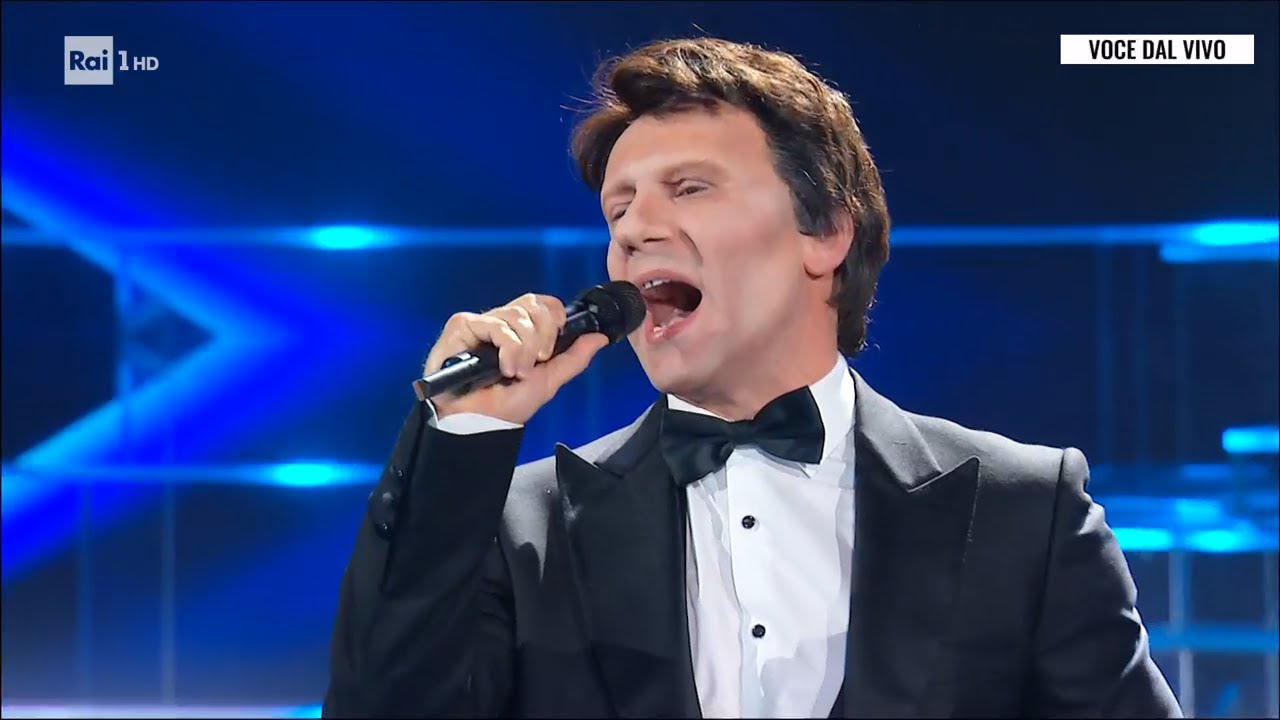 Samuele Cavallo è Massimo Ranieri - Perdere l'amore - Tale e Quale Show 17/10/2025