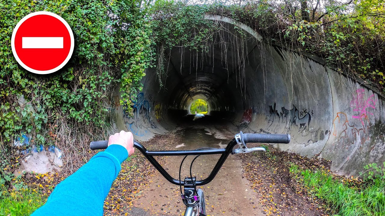 ON ROULE DANS UN TUNNEL INTERDIT