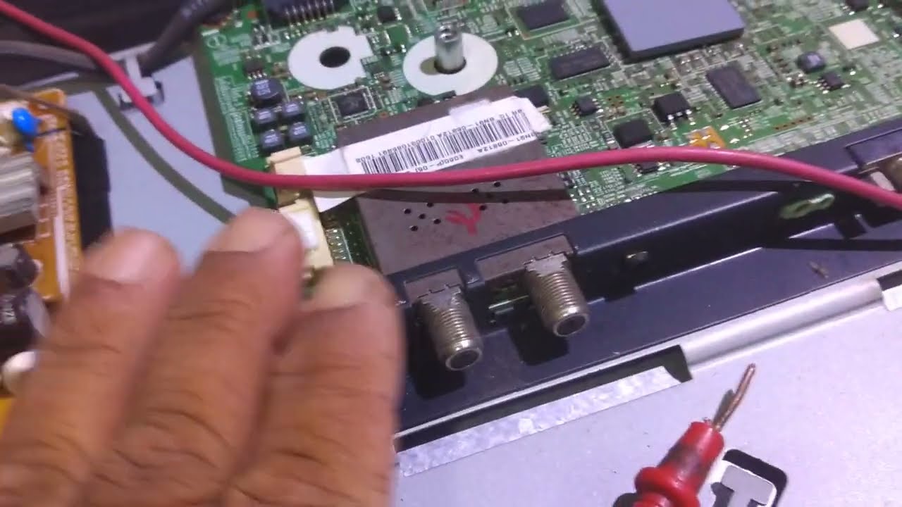 TV Samsung modelo T22A550 não liga piscando LED Veja com Mizael