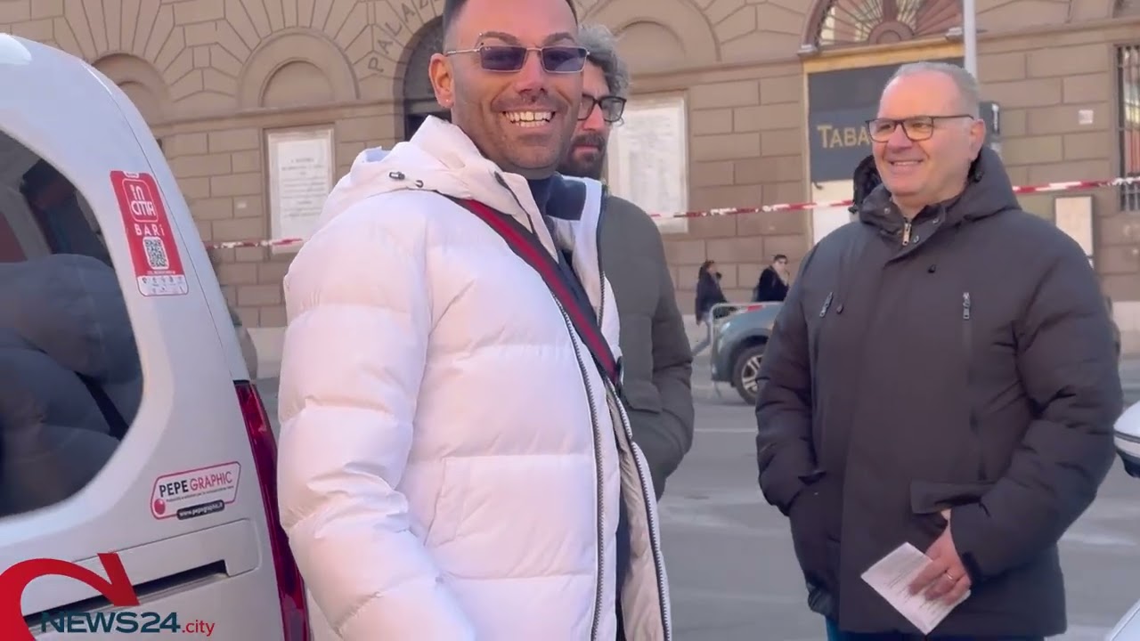 BARI | A Bari scioperano in piazza Libertà i tassisti: «Più controlli contro l’abusivismo»