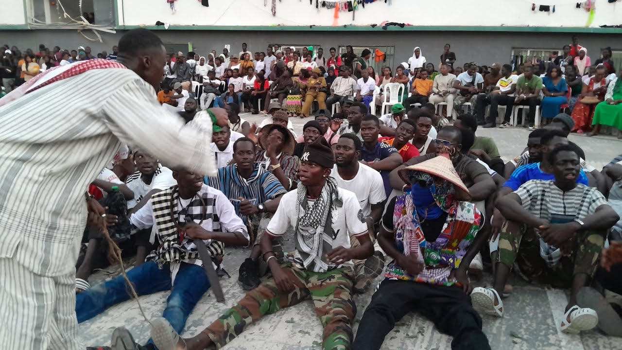 NDOUTT a L'UCAD partie bou am Solo avec  Wa Diofior ambience bay say dieul Paka 