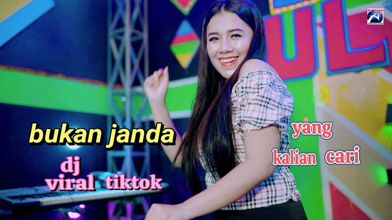 Bukan Janda - Oktavia Zahra - Dj Viral Tiktok Yang Paling Dicari [Official Music Video]