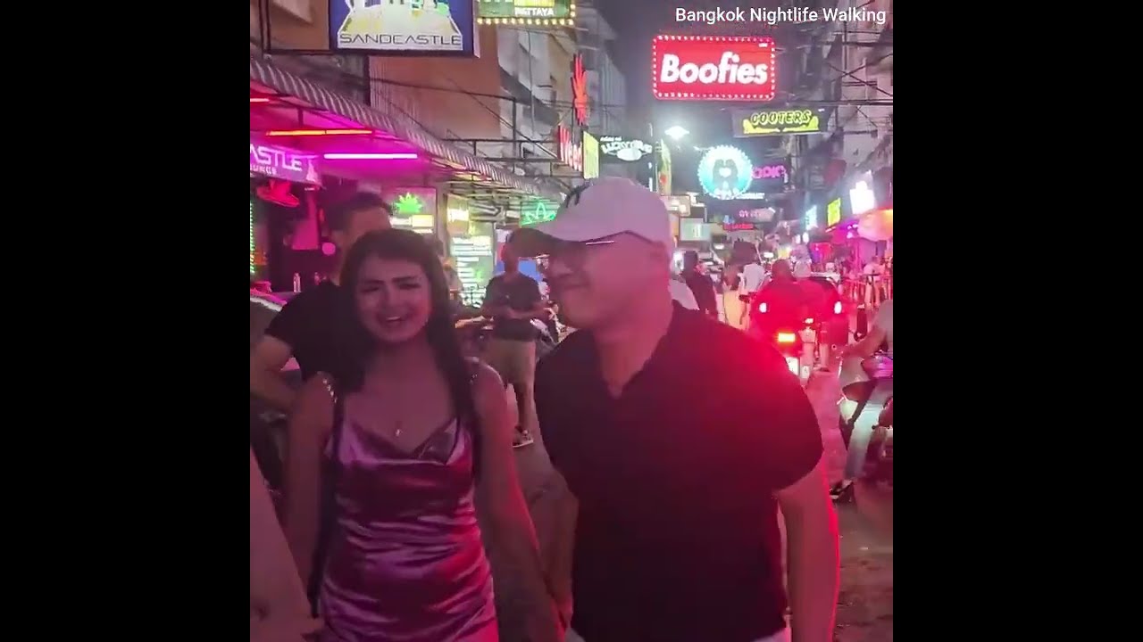Exploring Best Bangkok Nightlife - Walking Vlog 1