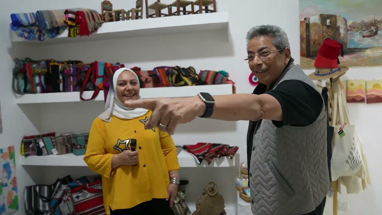 الأردن| خبز الشراك ومشغولات العقبة و الرسم على الرمل و الحوح السخن.. تحف شفناها في بيت الورد