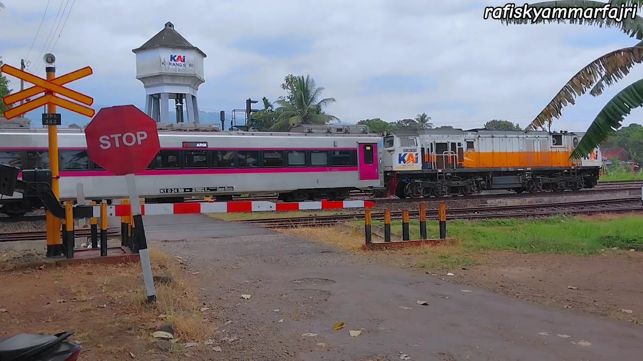 Palang Pintu Kereta Api | Level Crossing Videos | Febuari2026 | Ka Madiun Jaya &  Ka Argo Dwi Pangga