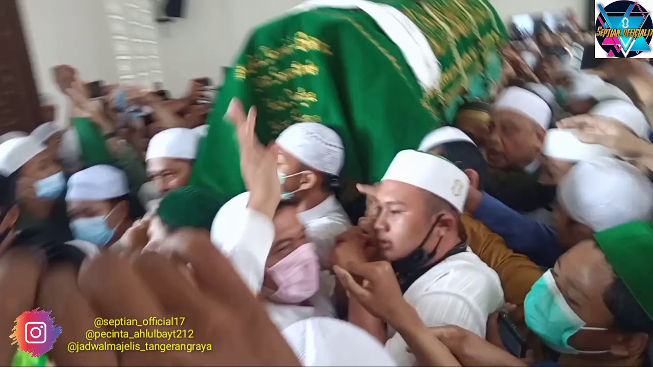 Proses Shalat & Pemakaman terakhir Jenazah Alm Al Habib Musthofa bin Ja'far Assegaf😭😭