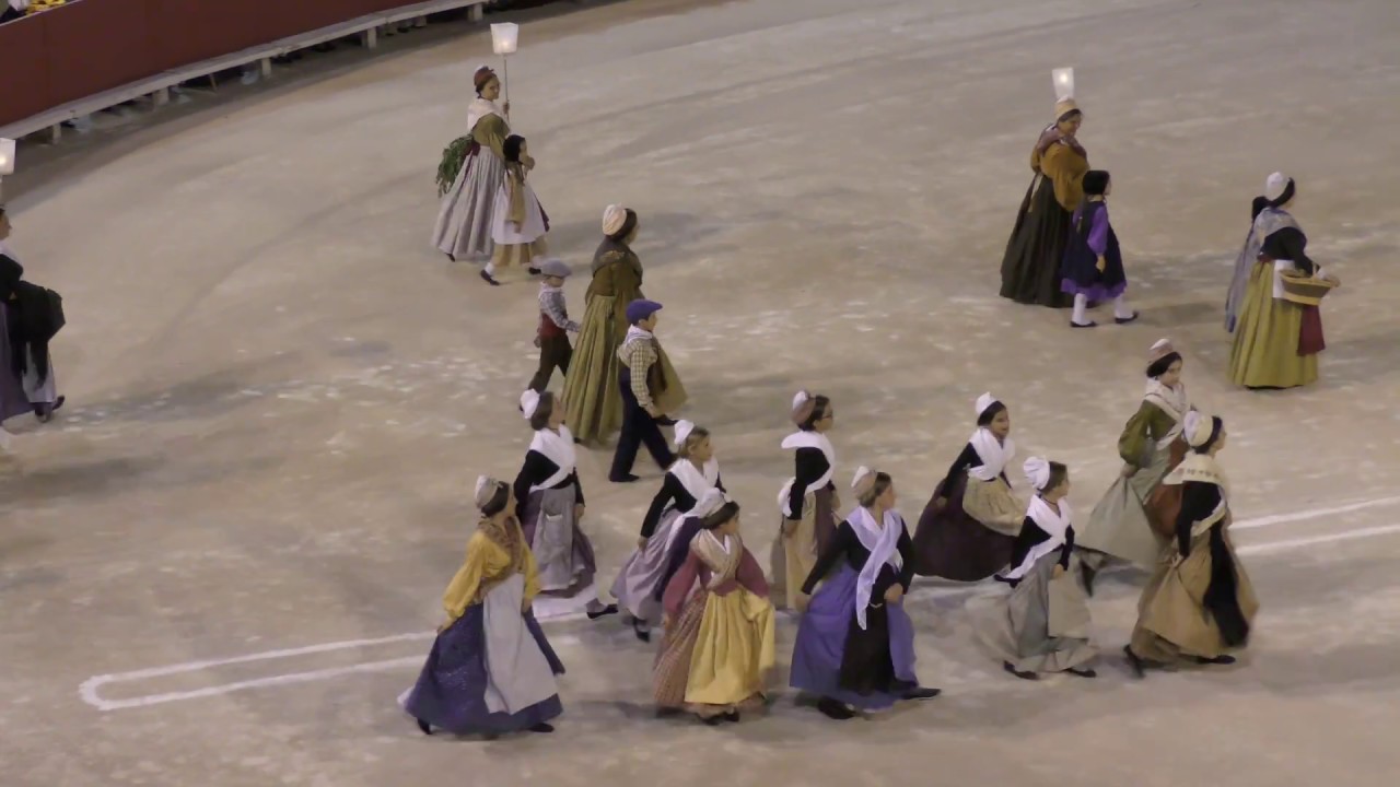 #Provence arènes d'Arles #traditions #provençales la 