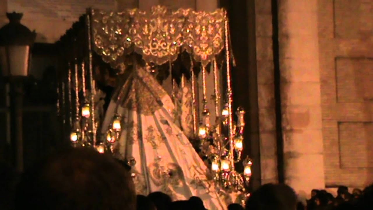 Virgen del Amor, Lunes Santo Puente Genil 2011 ( Encierro iglesia San José)