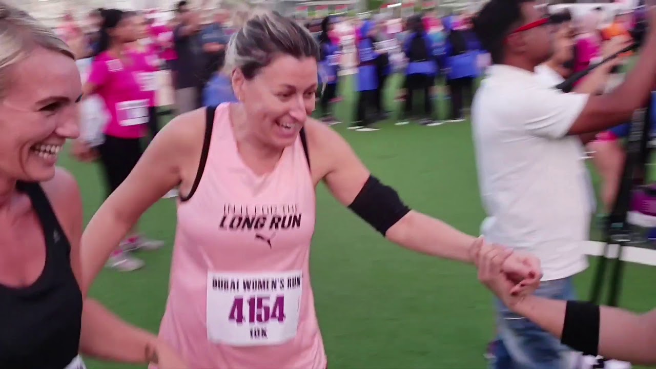 Flashmob by Gold's Gym for Dubai Women's Run 2018  ... Who Run World??? GIRLS!!!