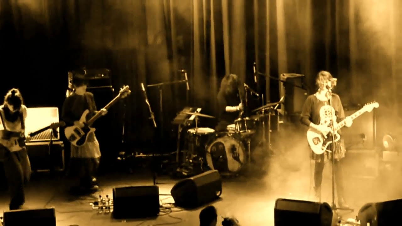 Warpaint - Jubilee - Dublin Ireland, May 2011