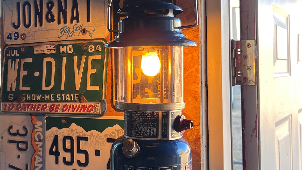 Coleman Lantern model 321 Unboxing Light Up 1973
