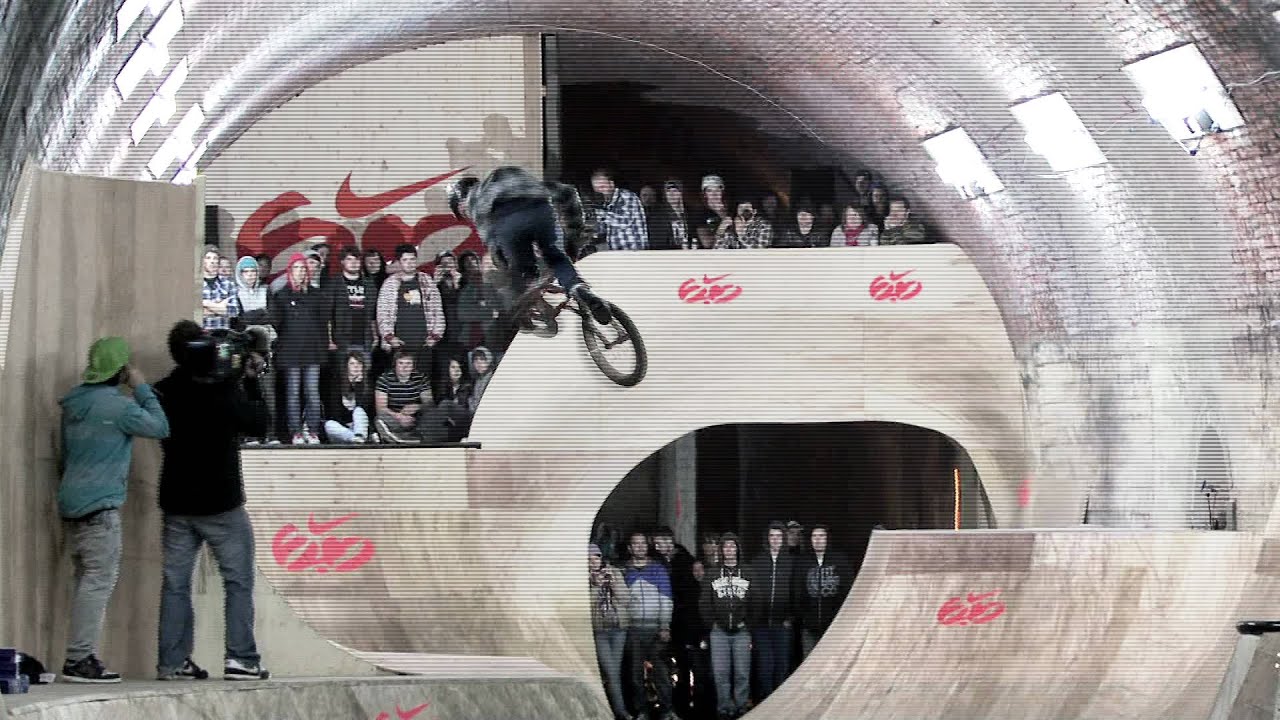 Nike Tunnel Jam