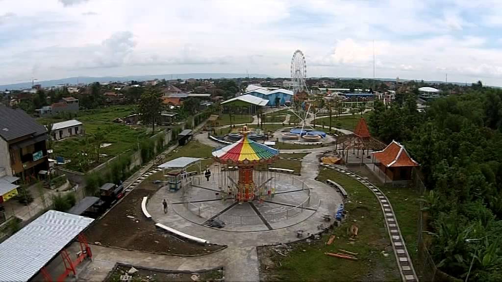 sindu kusuma edupark sleman night spectacular