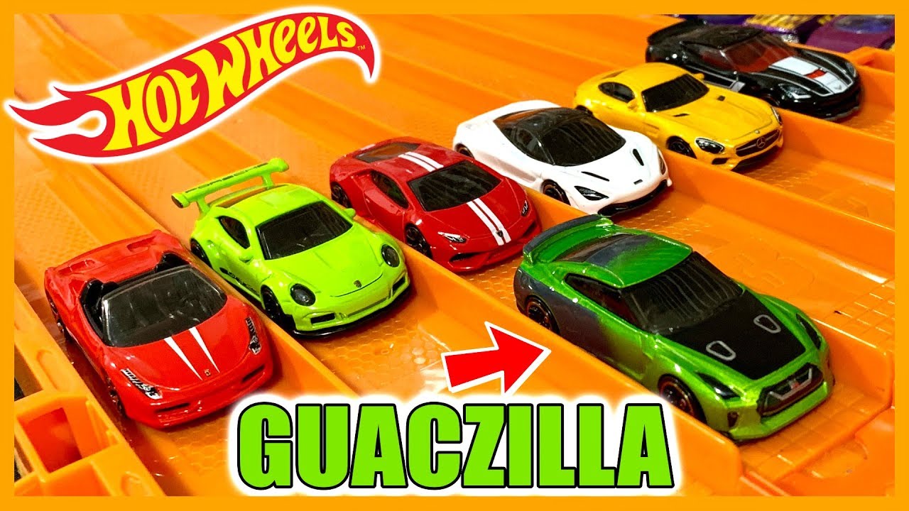 Guaczilla vs 6 SuperCars Race Tournament - Hot Wheels