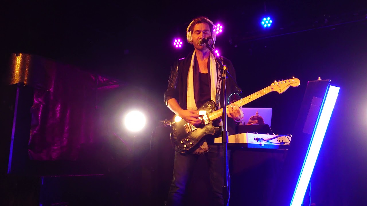 Beautiful Machines live at The Lexington, London (26th November 2021) (CONTAINS STRONG LIGHTING)