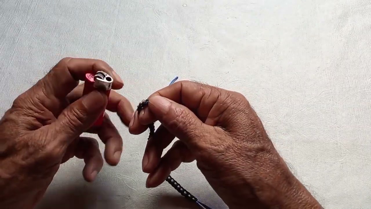 pulseira  macramé de no plano em duas cores