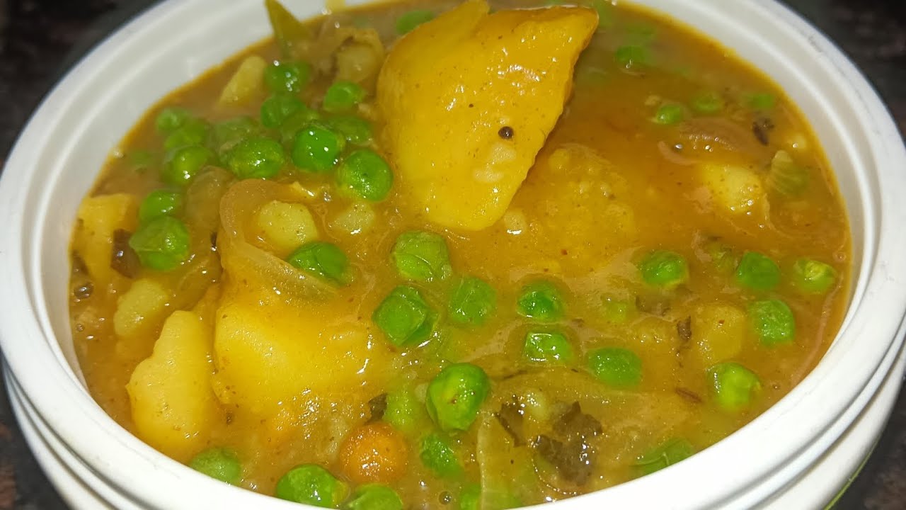 ఆలు బఠానీ కర్రీ,😋👉 చపాతీ ,రైస్ ,జీరా రైస్, perfect combination 👌Aalu masala curry recipe in Telugu 