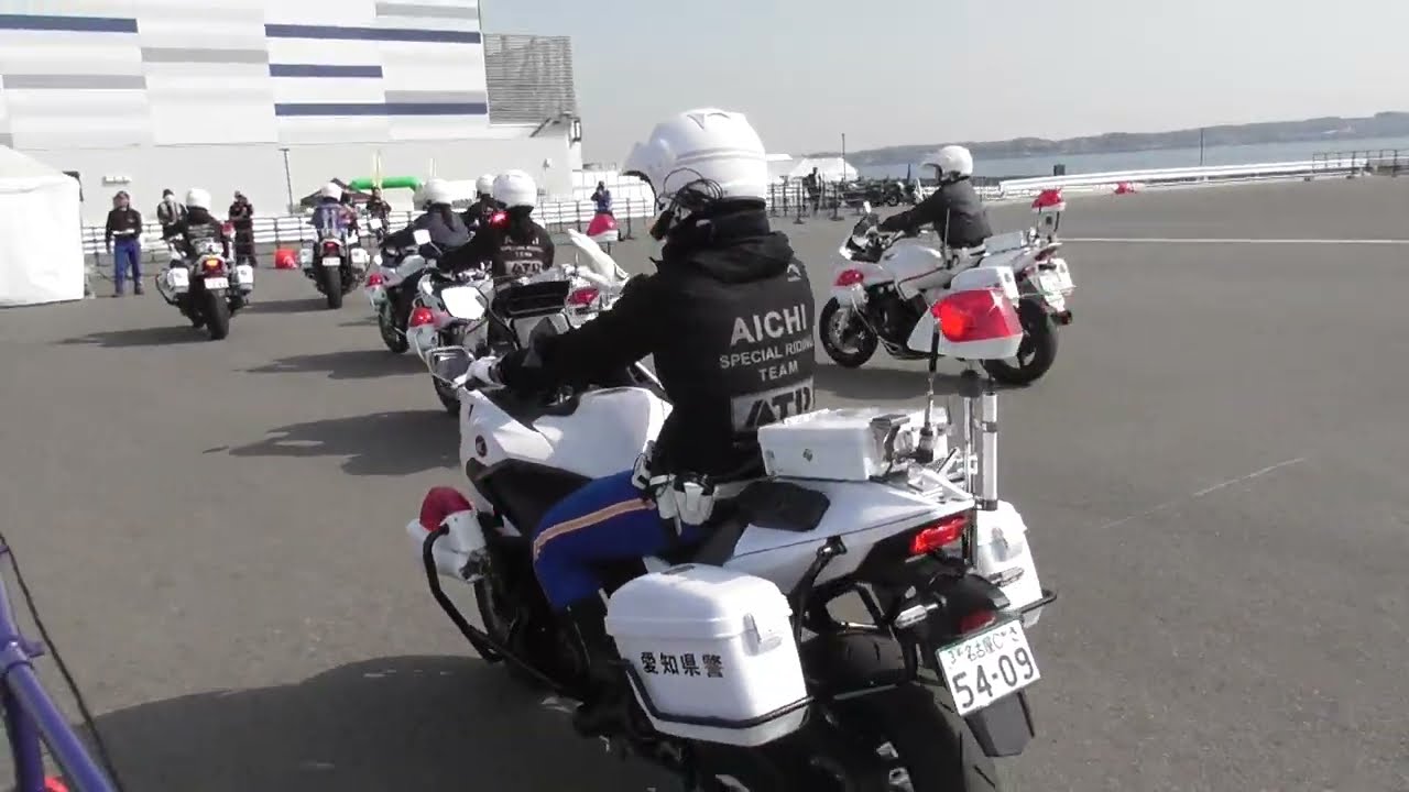 新型白バイ 愛知県警 名古屋モーターサイクルショー2025 白バイ走行 練習シーン NT１１００P