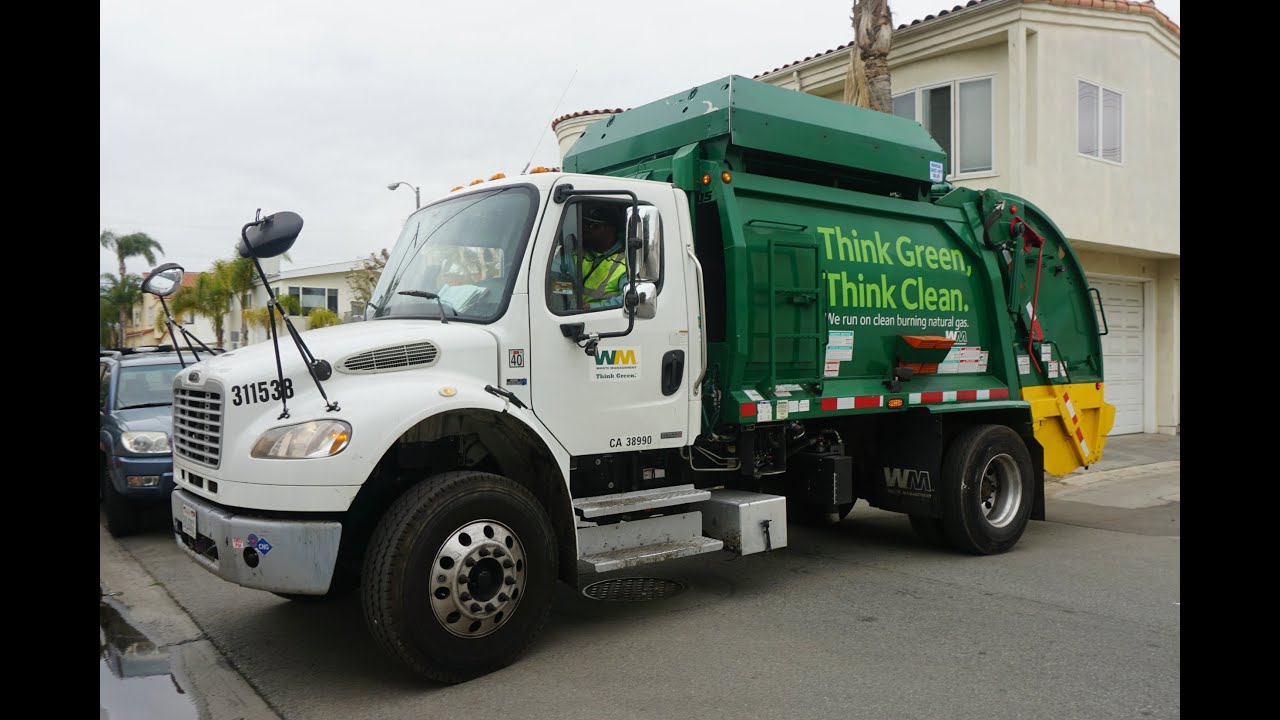 Waste Management - Freightliner M2 - McNeilus M5 Rear Loader